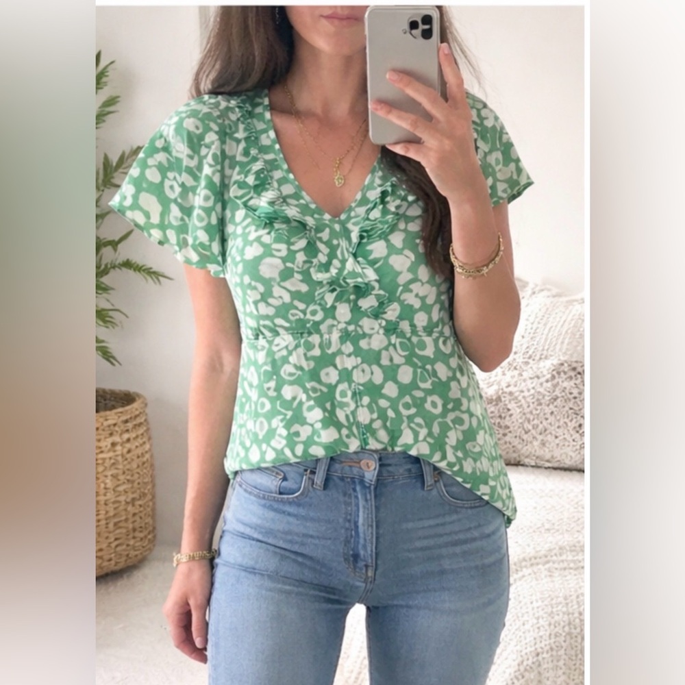 Green Floral Ruffle V-Neck Top - Picture 4 of 6